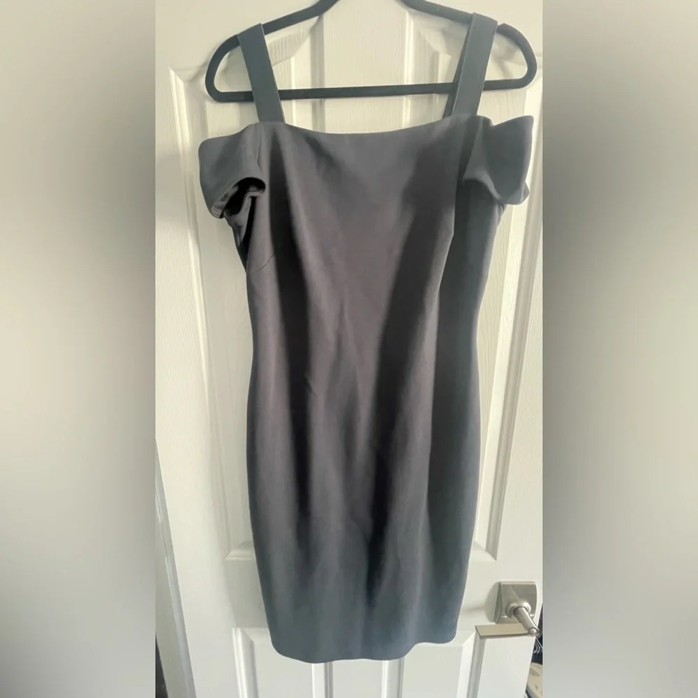 Grey cocktail dress with crisscross back - Picture 3 of 3
